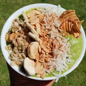 Banana Cinnamon Protein Green Smoothie Bowl