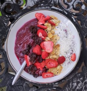 Berry Beet Smoothie Bowl