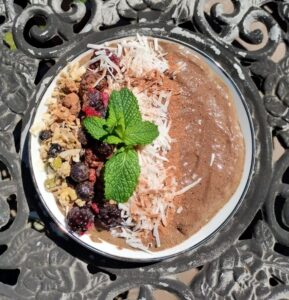 Chocolate Mint Green Smoothie Bowl